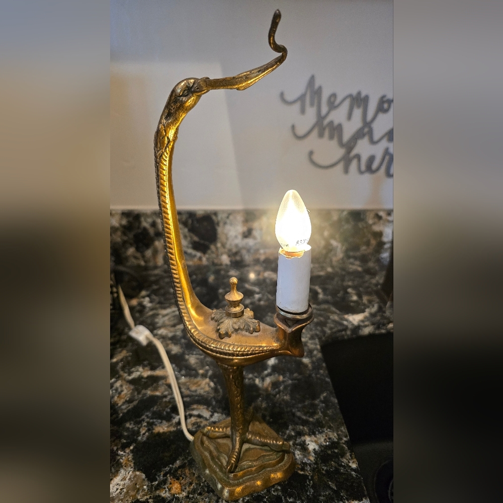 Italian Grand Tour Style Gilt Bronze & Tole Lamp RARE VINTAGE COLLECTIBLE - Picture 2 of 7
